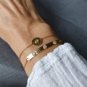 Bracelet petite médaille martelée pierre de lune, bracelet or et argent 3 fleurs