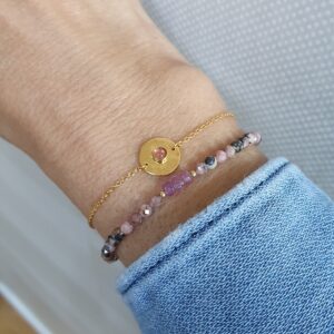 Bracelet petite médaille martelée tourmaline rose, bracelet rhodochrosite et rubis rose