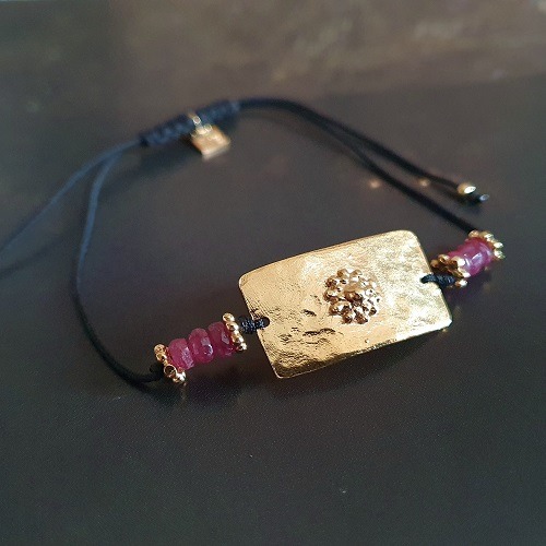 Bracelet médaille rubis rouge