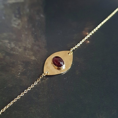 Bracelet oeil grenat