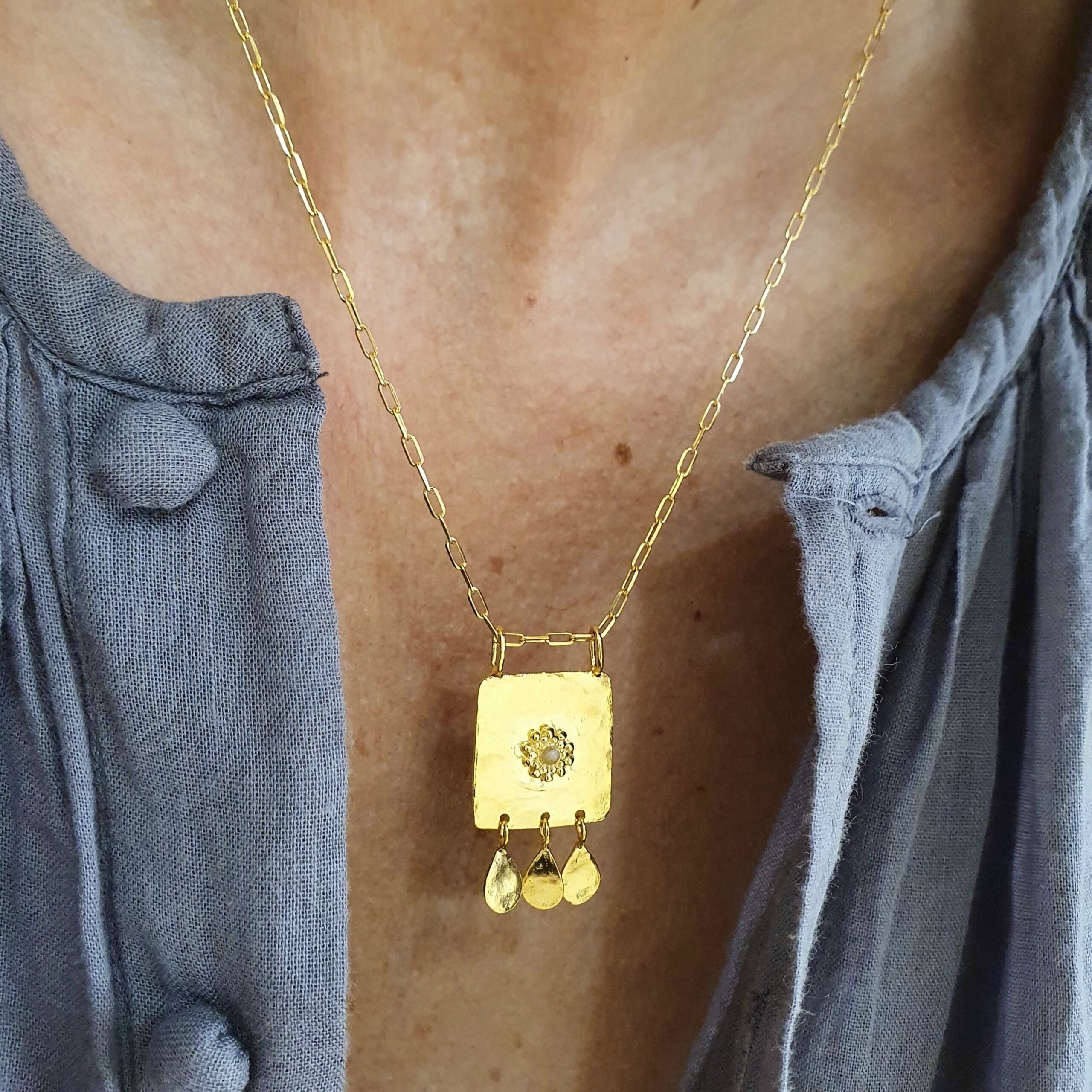 Collier Folk