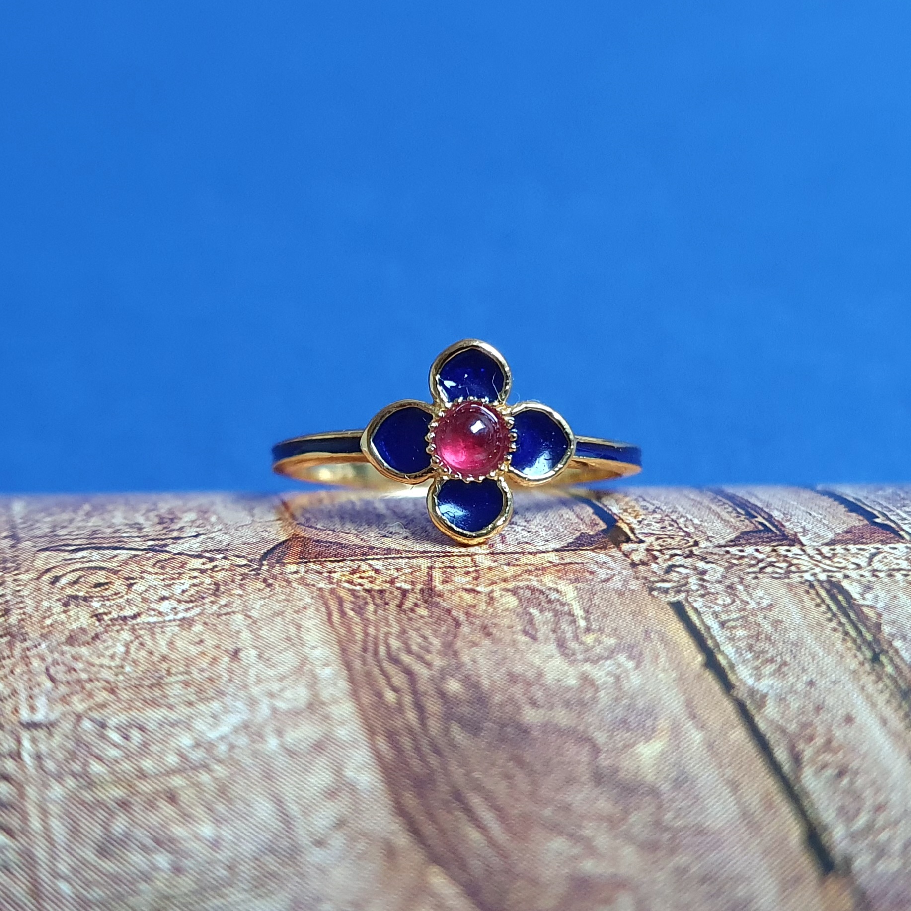 Bague fleur rubis