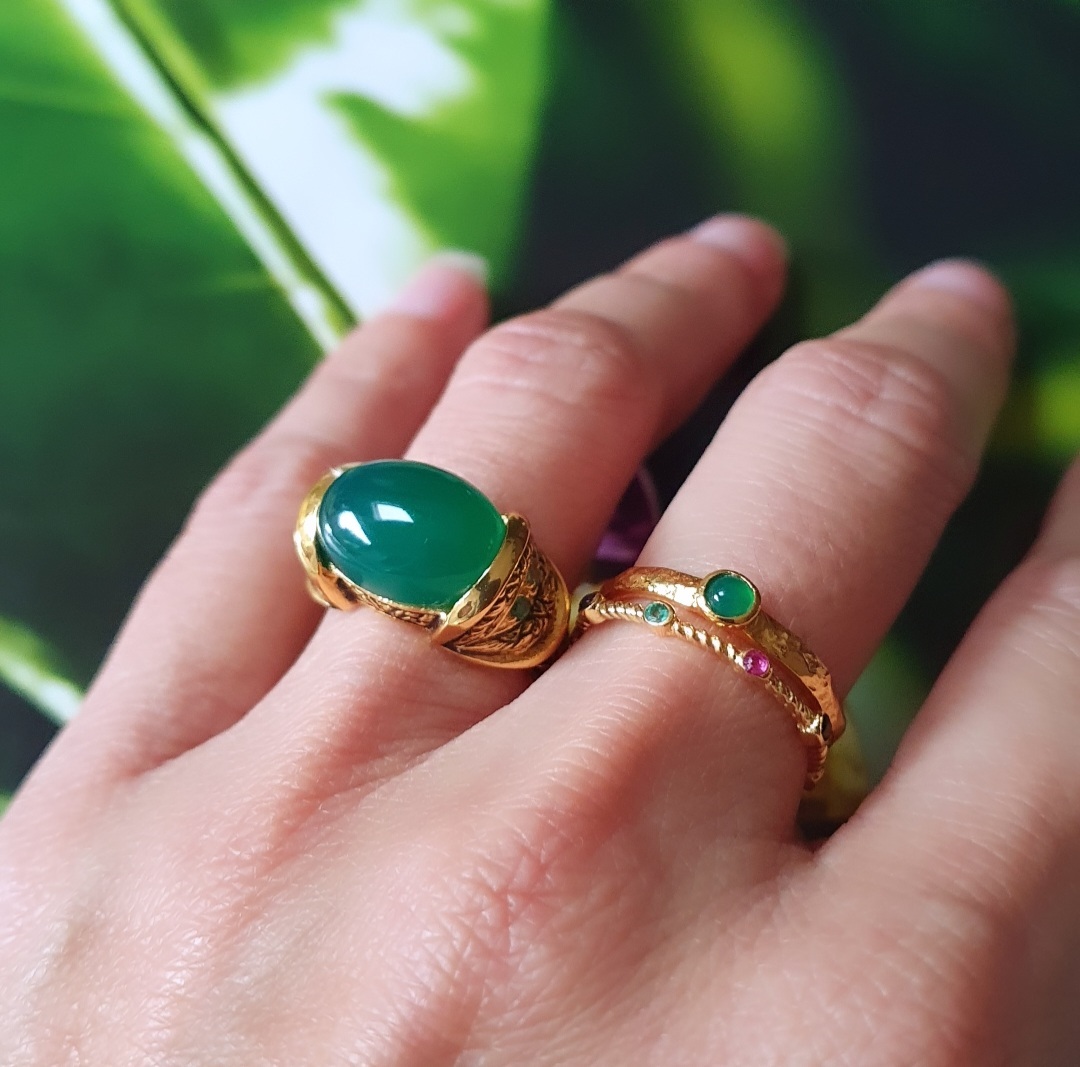 Bague agate et émeraudes, bague martelée émeraude, bague Victoria