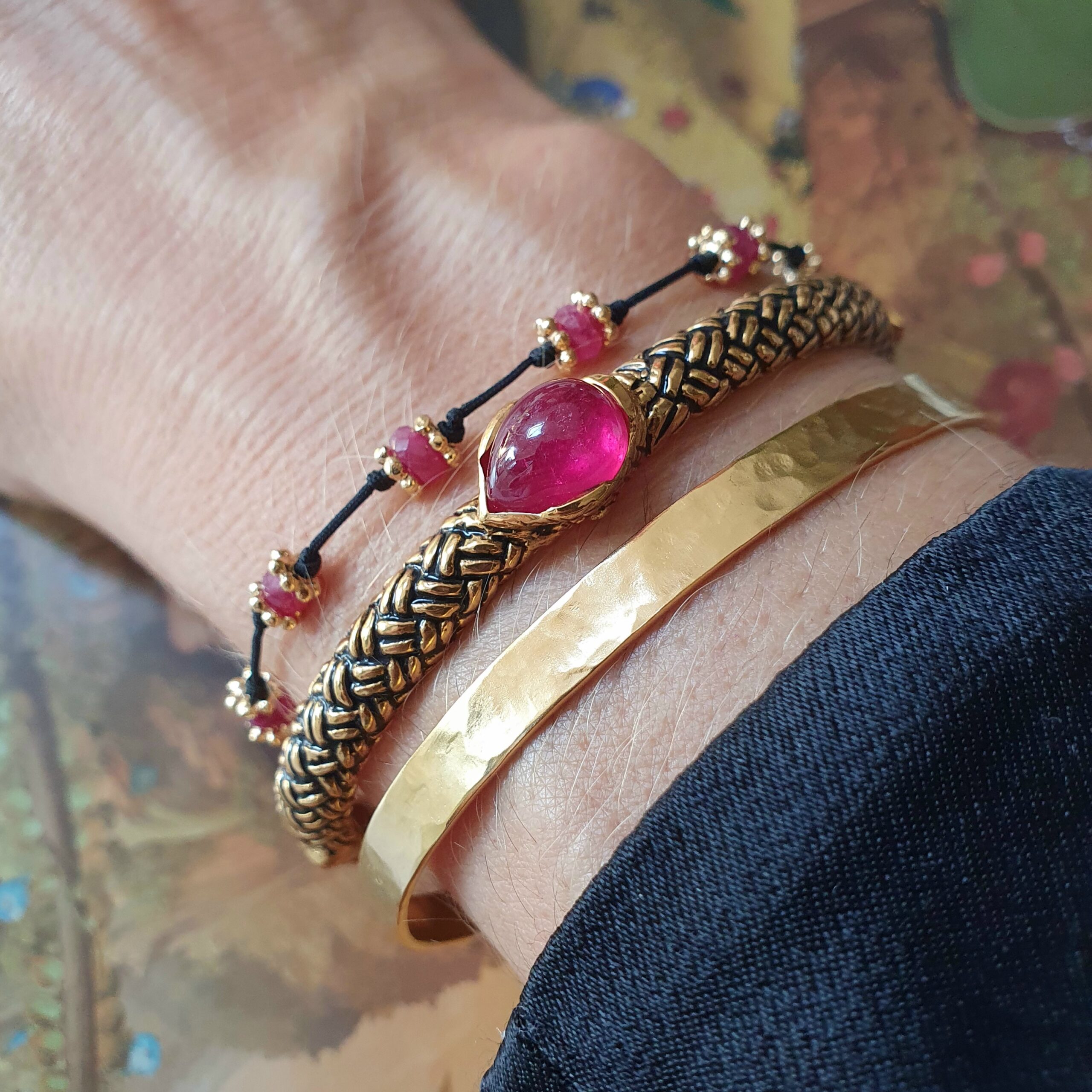 Bangle serpent rubis, bangle martelé 5 mm, bracelet Maya rubis