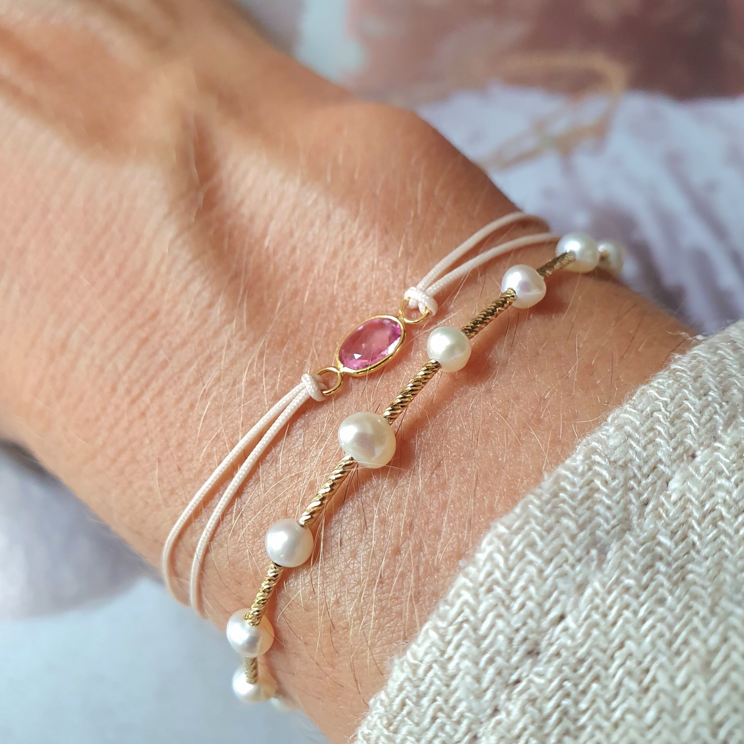 Bracelet cordon beige saphir et bracelet tube perle