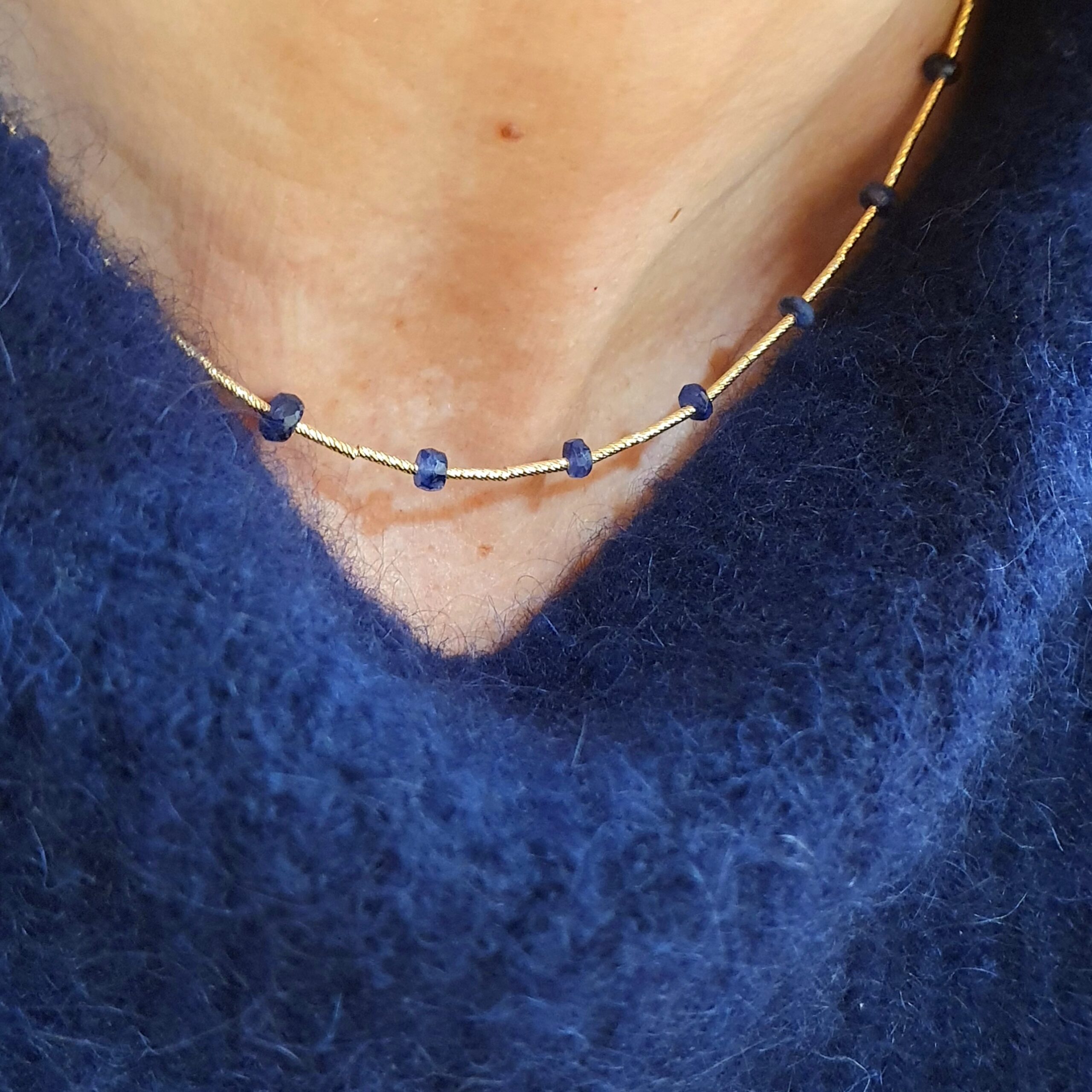 Collier tube saphir bleu