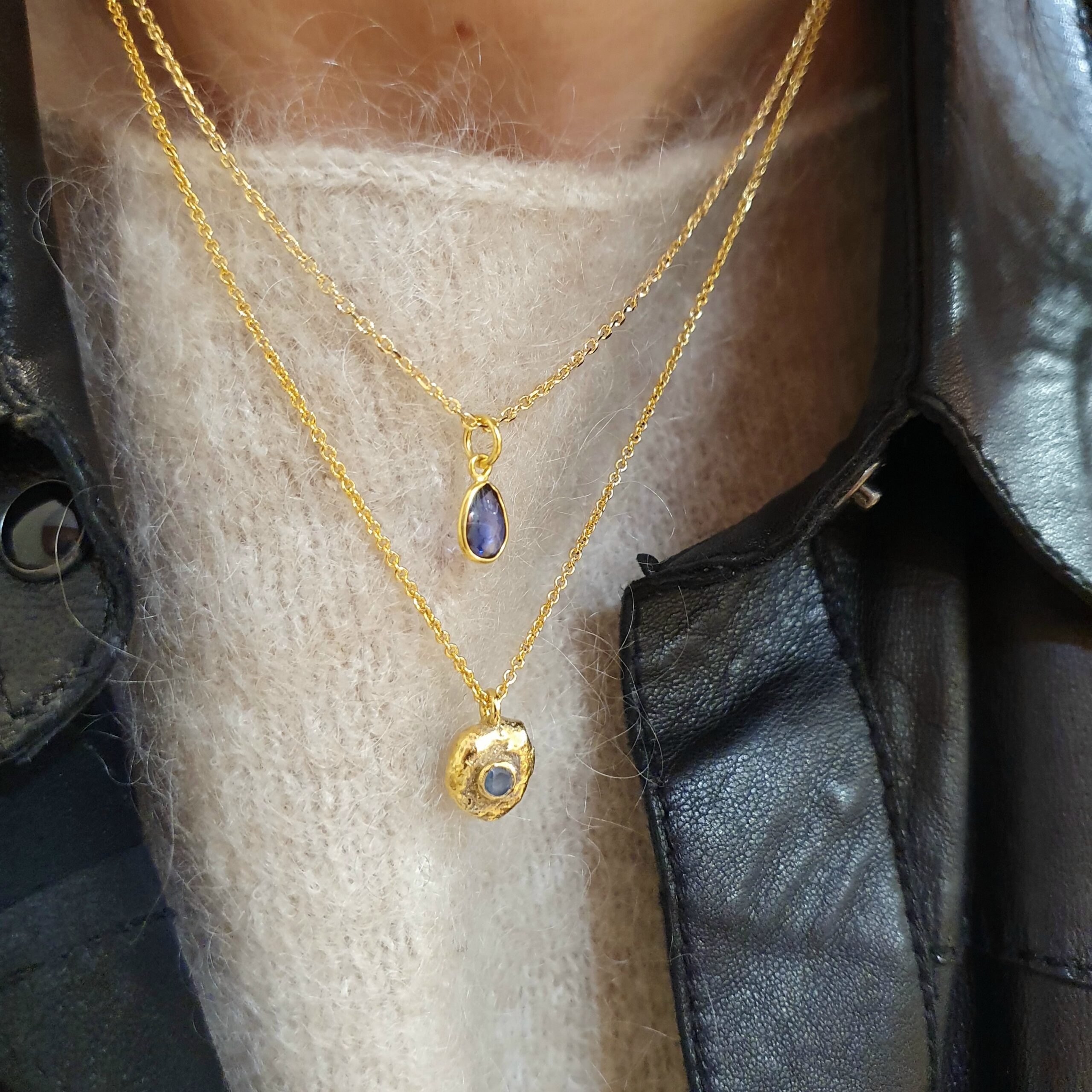 Collier saphir bleu et collier pépite saphir