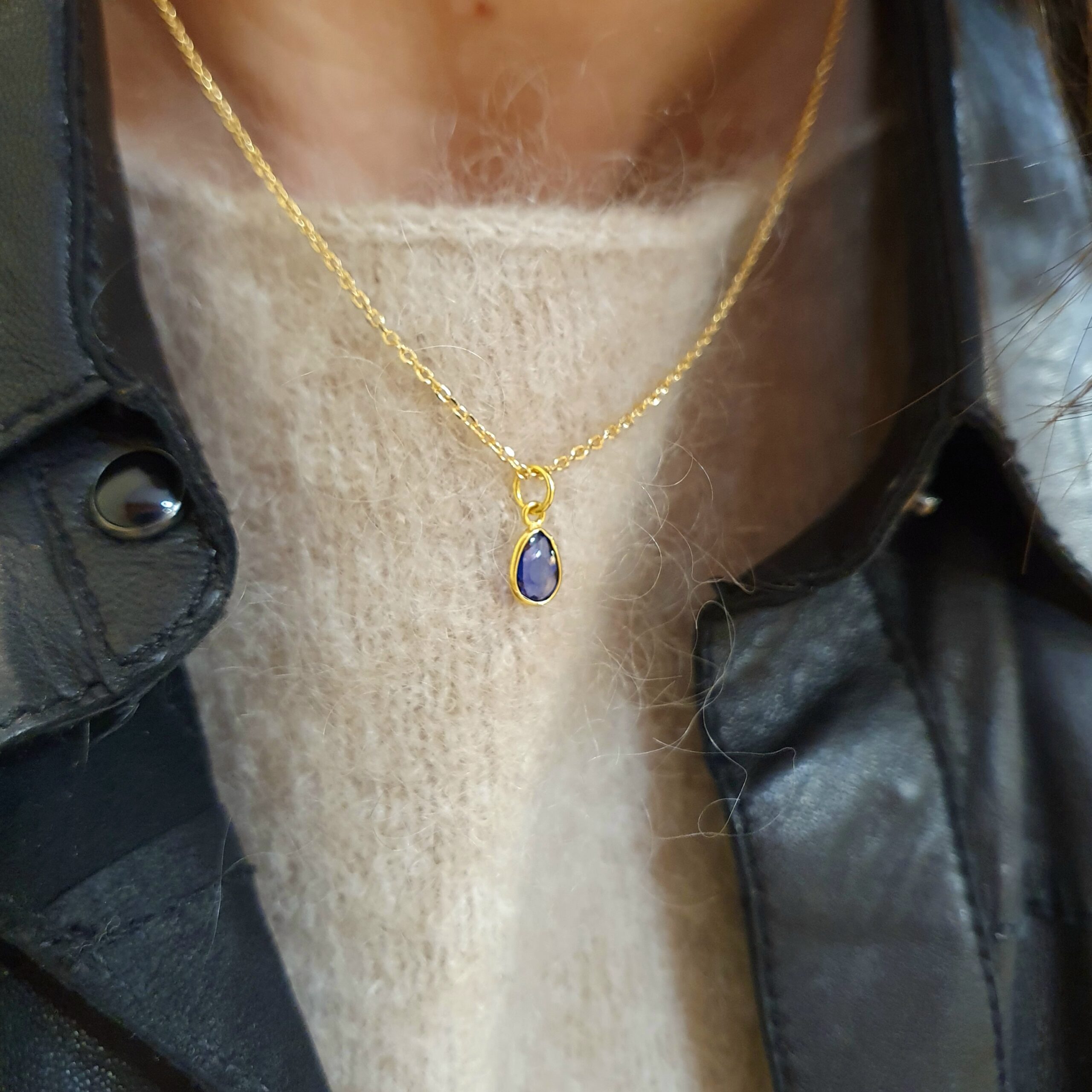 Collier saphir bleu