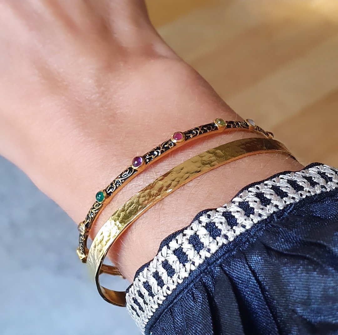Bangle Esmée émail noir et bangle martelé 5 mm