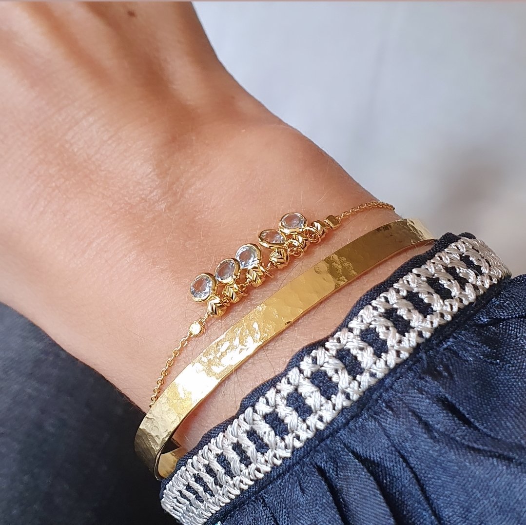 Bracelet Lou topaze bleue et bangle martelé 5 mm