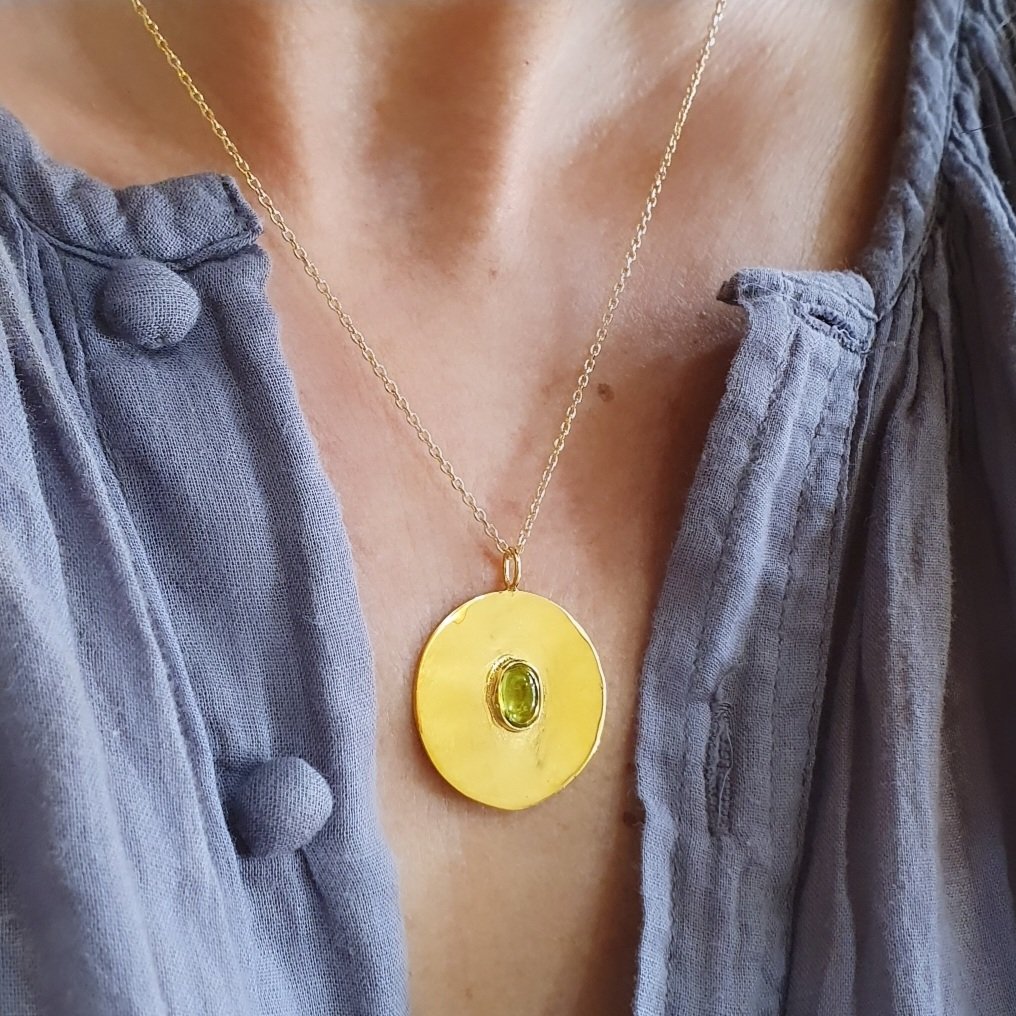 Collier grande médaille péridot