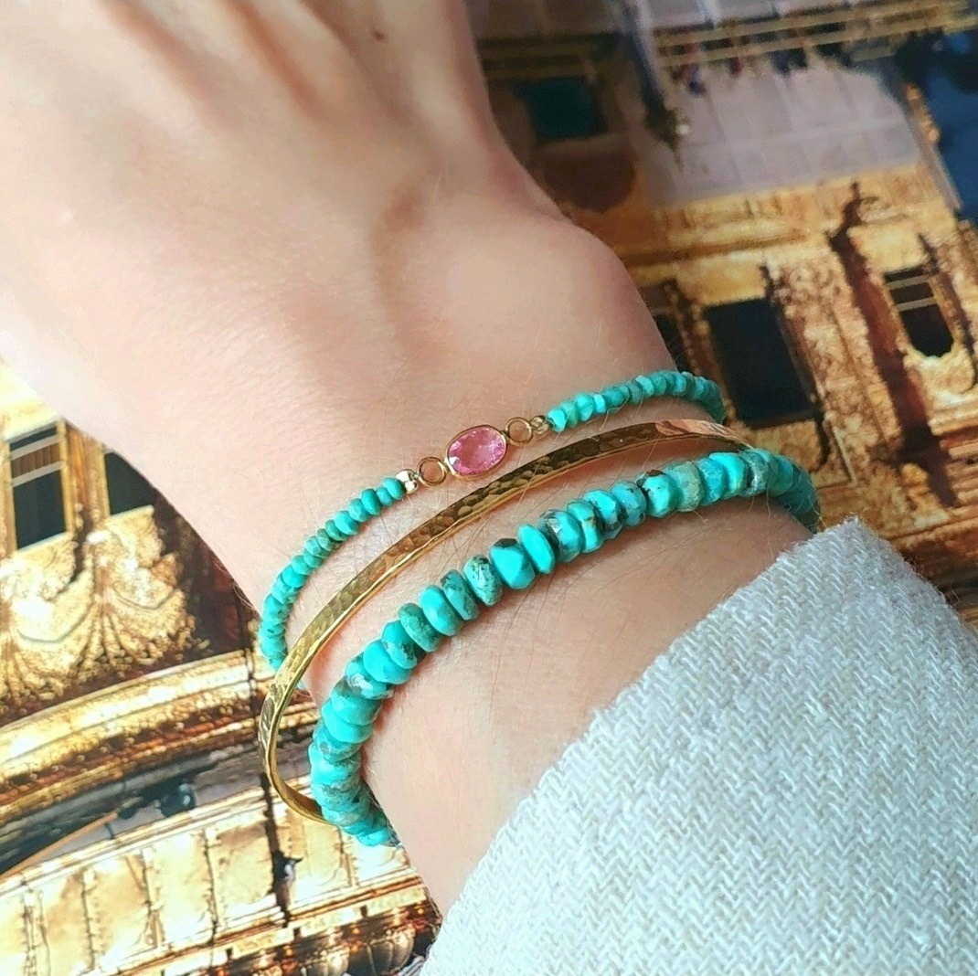 Bracelet turquoise d'Arizona, bracelet turquoise saphir et bangle martelé 2,5 mm