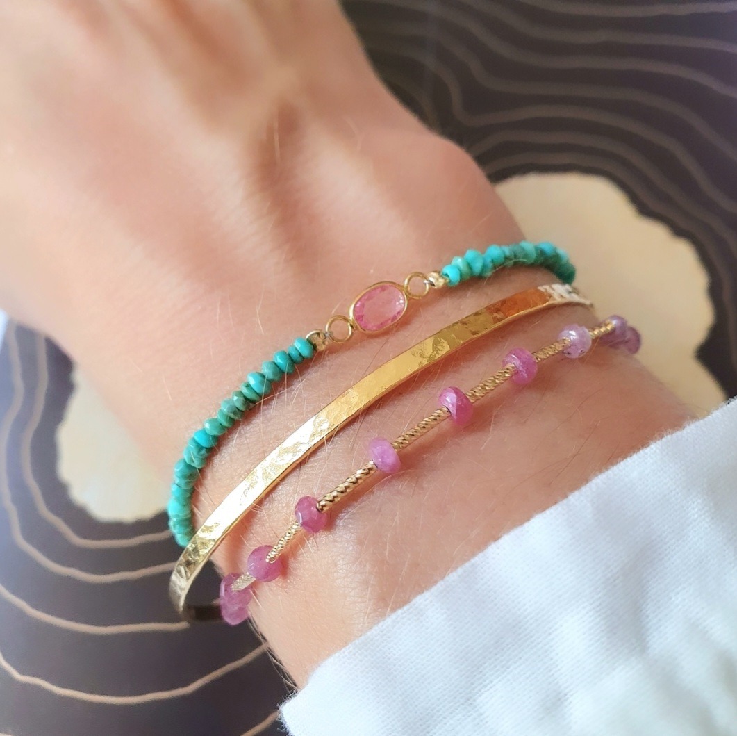 Bracelet turquoise saphir, bracelet tube rubis rose et bangle martelé 2,5 mm