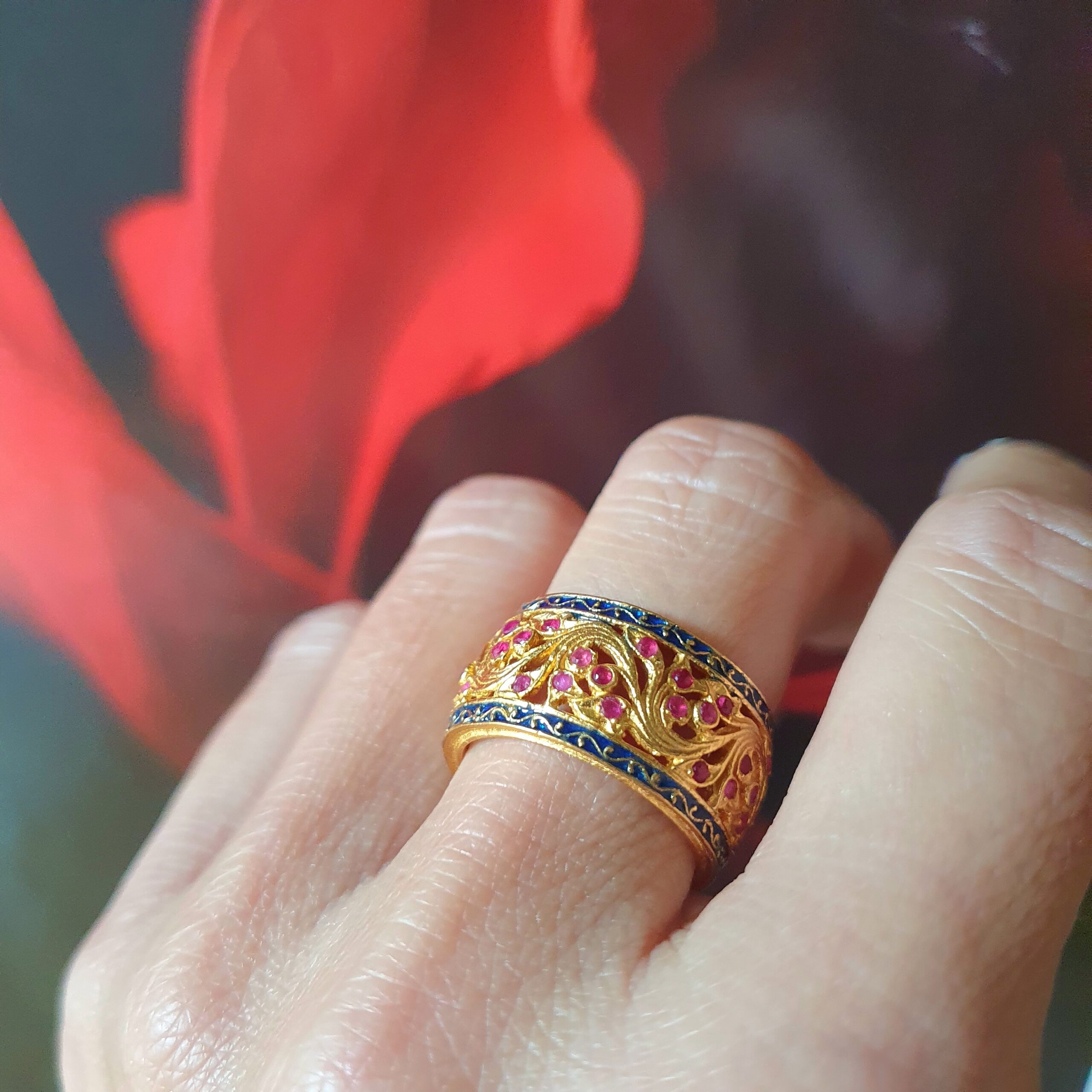Bague dentelle rubis