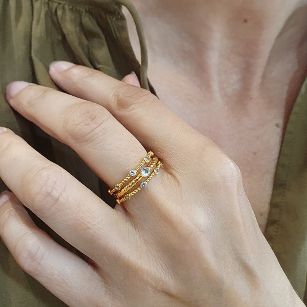 Bague fine martelée topaze, bague Victoria topaze